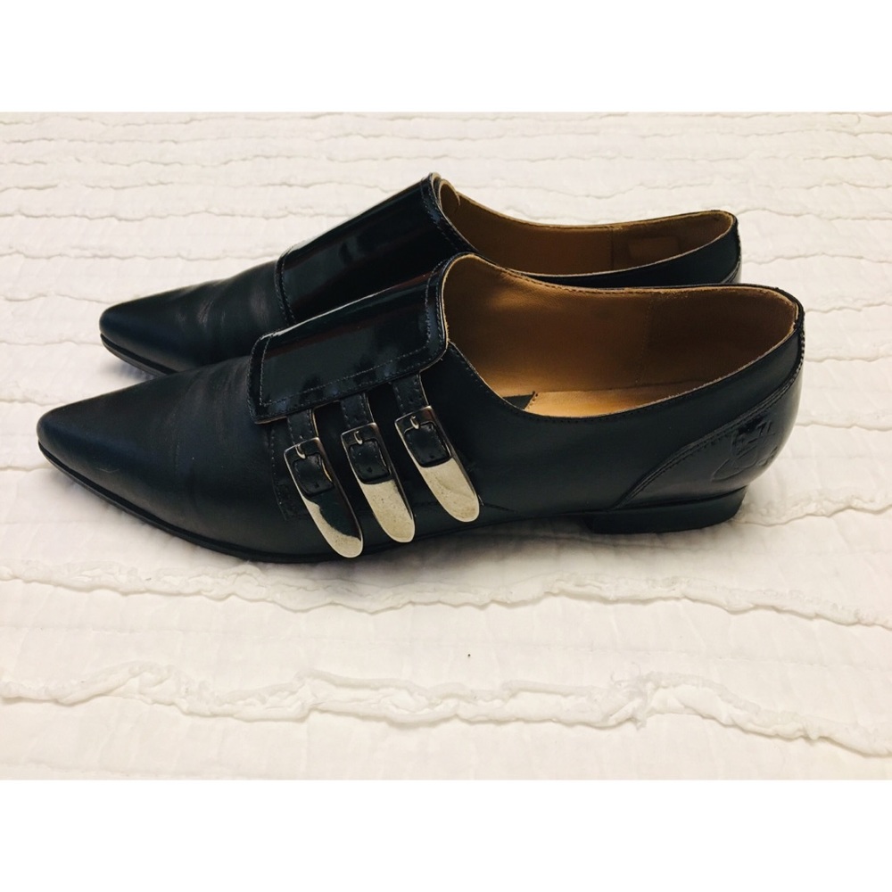 Gorgeous Catherine style Fluevog flats. Size 8!